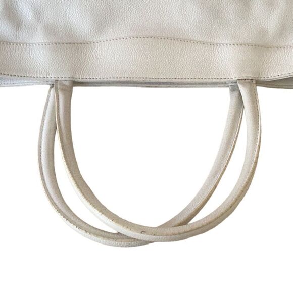 AUTHENTIC CHANEL WHITE LEATHER CC SHOULDER HANDBAG TOTE - Picture 12 of 15